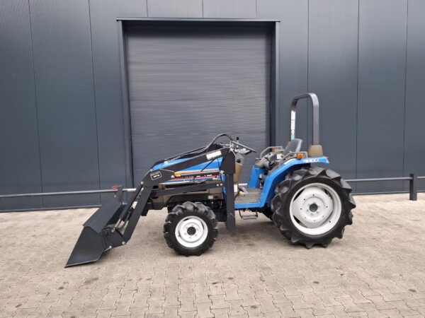 Iseki Sial 243 mini tractor met voorlader - Afbeelding 2