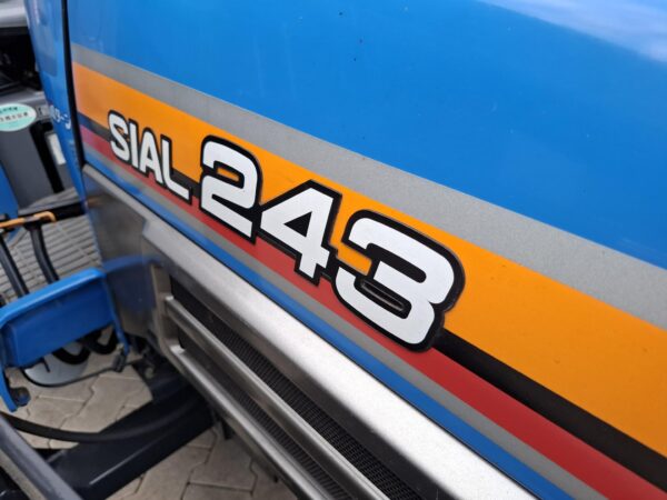 Iseki Sial 243 mini tractor met voorlader - Afbeelding 8