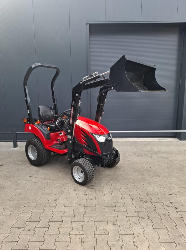 Jong gebruikte Tym Primo 20 mini tractor met voorlader