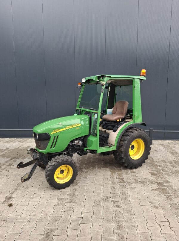 Gebruikte John Deere 2520 minitractor met werk - Afbeelding 4