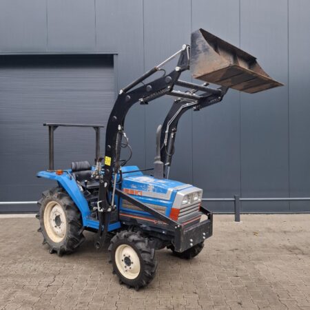 Gebruikte Iseki Landleader 21 Pk met voorlader