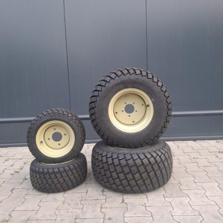Set nieuwe gazonbanden Yanmar SA222 / SA221