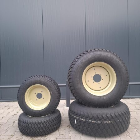 Nieuwe gazonbanden set Yanmar SA326